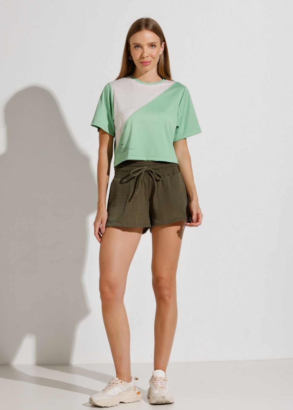 BLUSA CROPPED DUO VERDE / OFF WHITE