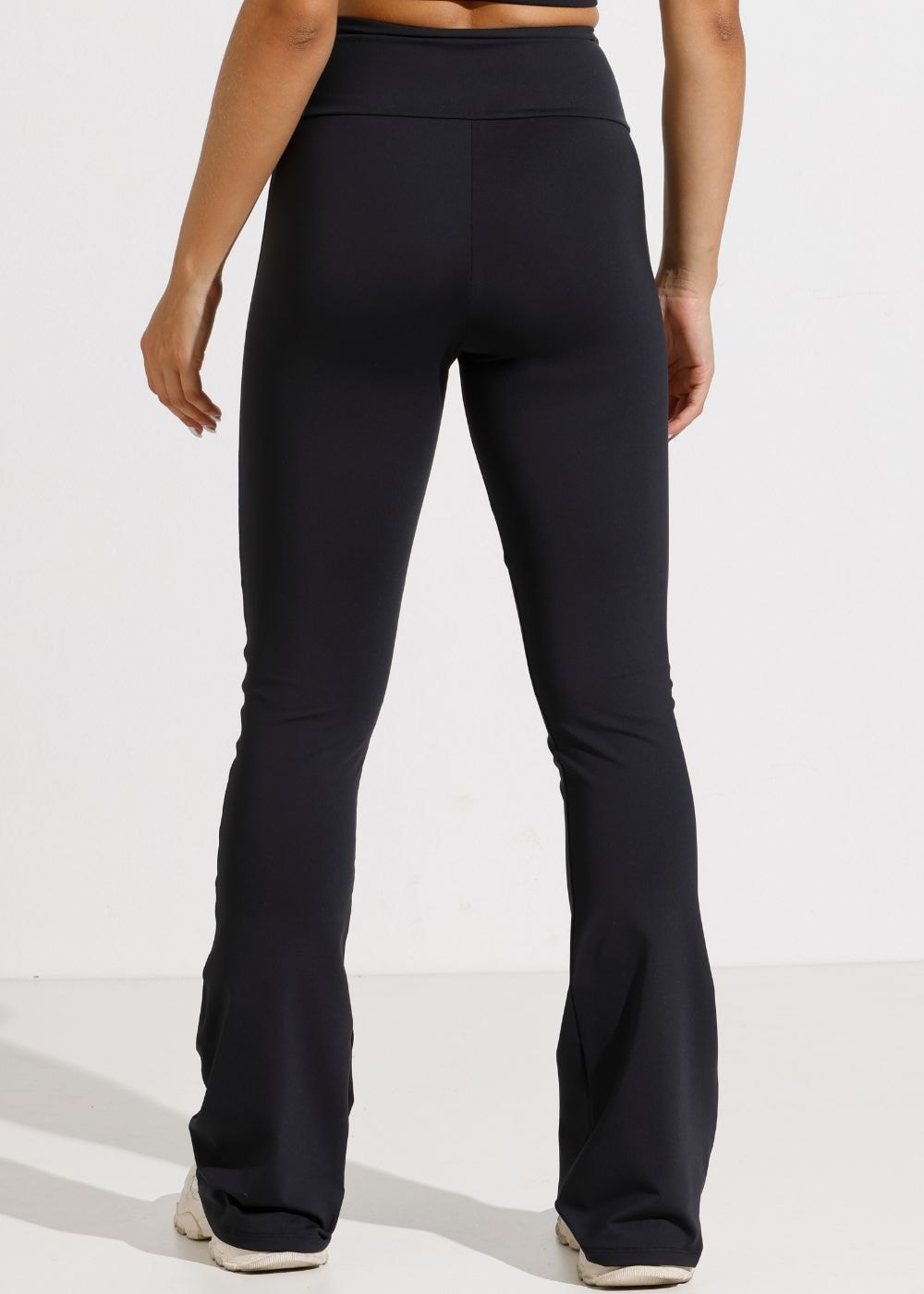 CALÇA BAILARINA LISA PRETA