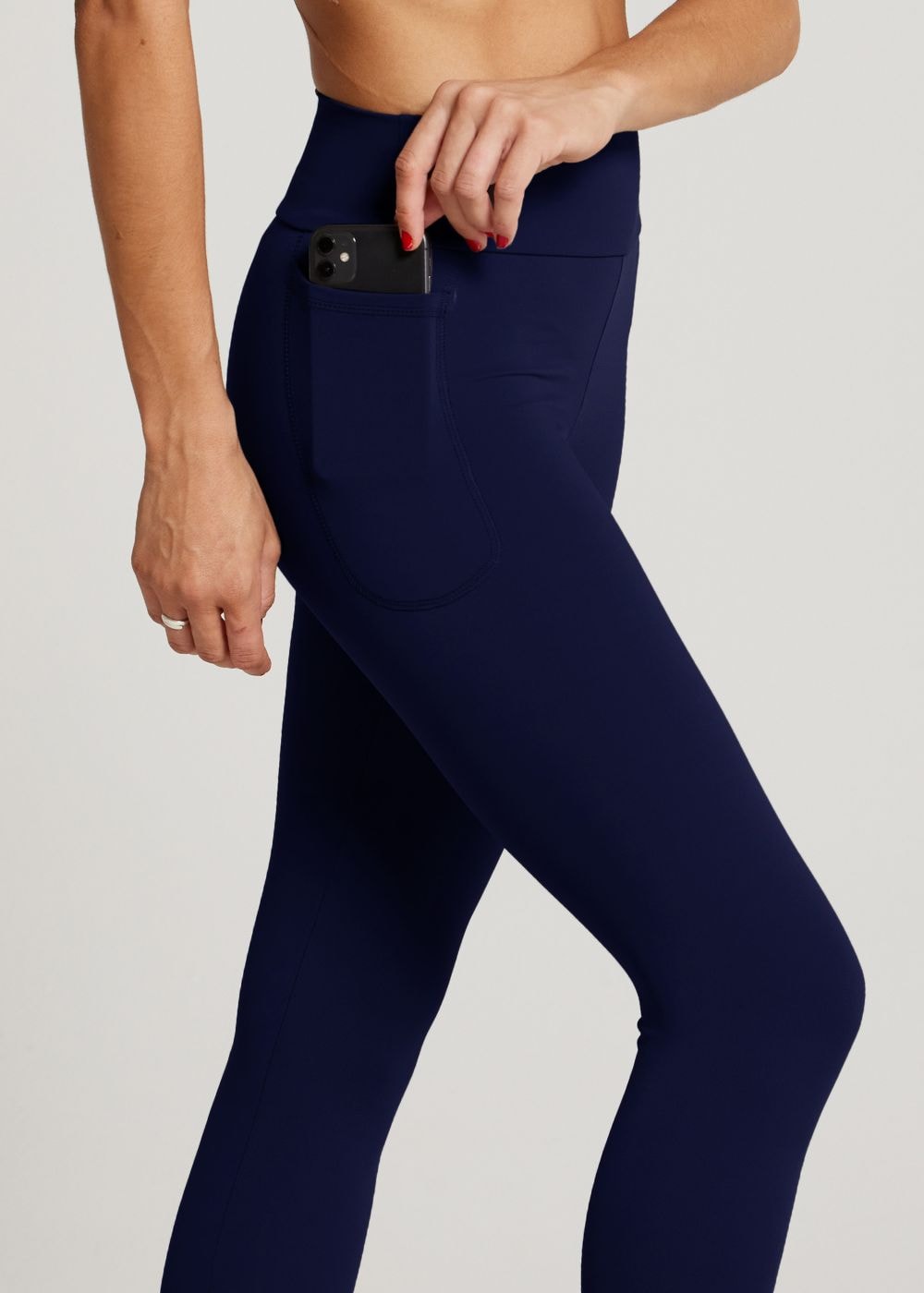 CALÇA LEGGING COM BOLSO NG PRETO