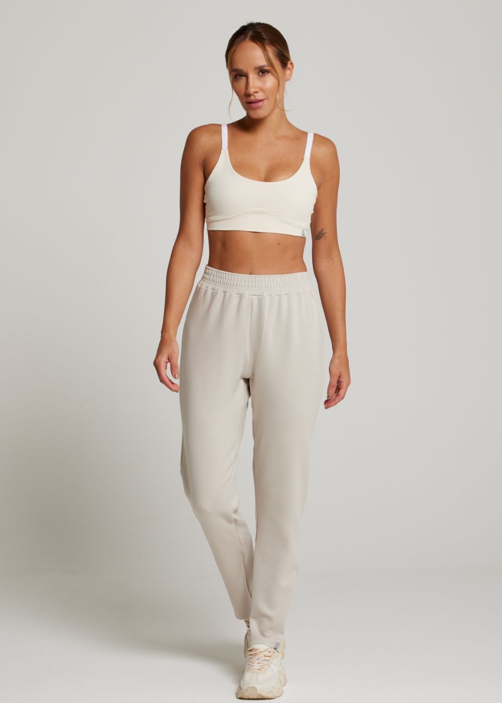 CALÇA RUNNER BEGE