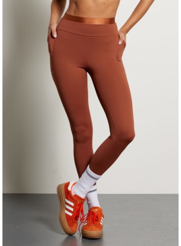 LEGGING COM BOLSO MOTION AR MARROM